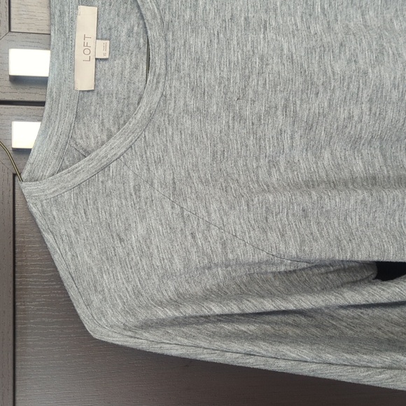 LOFT Heathered Gray Long Sleeve Tee - XS Great Condition - Picture 3 of 5